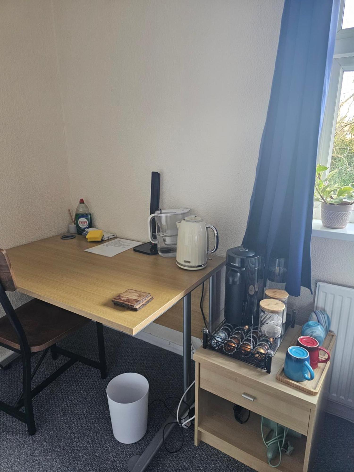 Double Bedroom Located Close To Manchester Airport Wythenshawe Exterior photo
