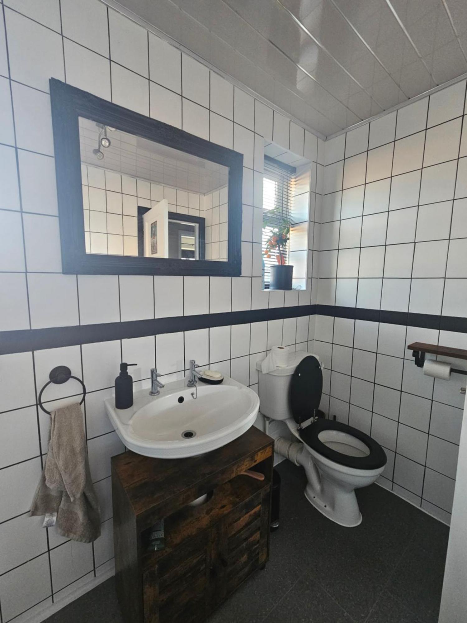 Double Bedroom Located Close To Manchester Airport Wythenshawe Exterior photo